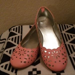 Girls pink flats